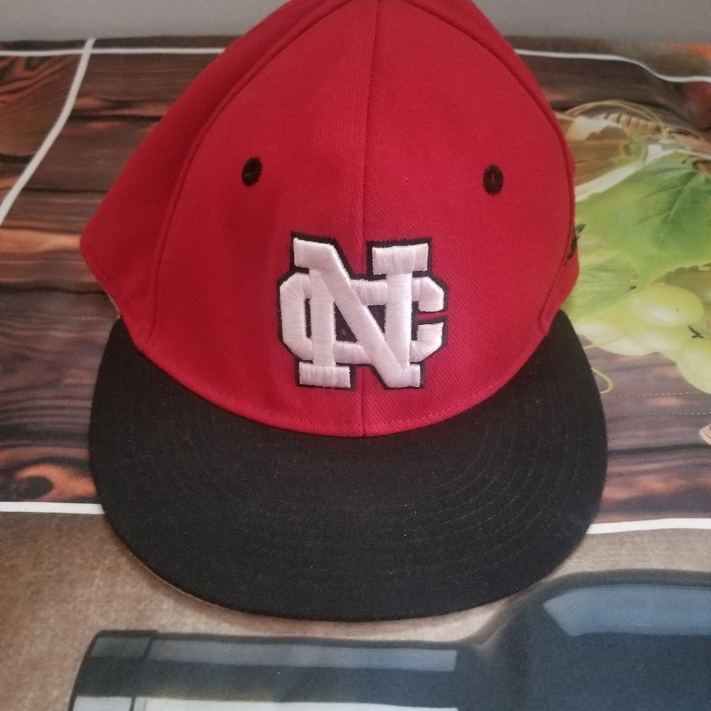 Pre-owned  North Carolina cap